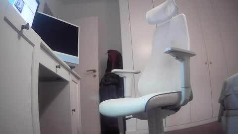 exhibapoil online show from 07-24-26, 12:36