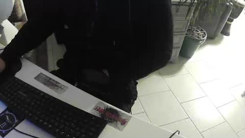 Snapshot of exibdevil chatting on 01-26-25, 09:07 Gio online show from 01-26-25, 09:07