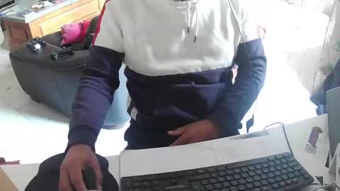 Snapshot of exibdevil chatting on 09-25-25, 05:05 Gio online show from 09-25-25, 05:05