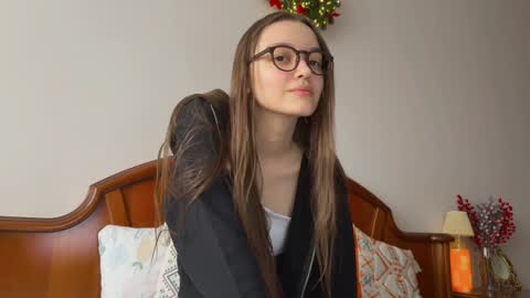 Snapshot of existencee chatting on 12-11-24, 11:08 Anna online show from 12-11-24, 11:08