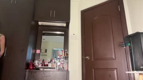 Snapshot of exoo_exoo_07 chatting on 03-04-25, 06:15 Angela online show from 03-04-25, 06:15