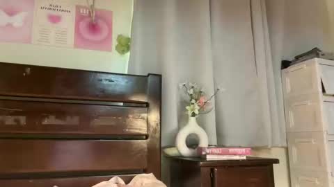 Snapshot of exoo_exoo_07 chatting on 10-25-25, 03:36 Angela online show from 10-25-25, 03:36