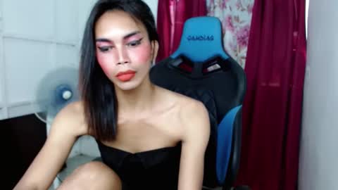 Snapshot of exotic_blacklixexx69 chatting on 02-20-25, 02:07 Lixe online show from 02-20-25, 02:07
