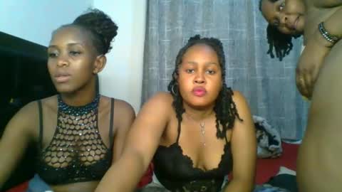 Snapshot of exotic_cutiee chatting on 04-22-26, 02:58 exotic_cutiee online show from 04-22-26, 02:58
