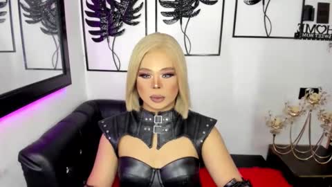 Snapshot of exotic_lindsay chatting on 05-25-26, 05:52 Lindsay online show from 05-25-26, 05:52