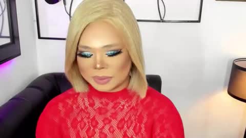 Snapshot of exotic_lindsay chatting on 05-27-26, 04:15 Lindsay online show from 05-27-26, 04:15