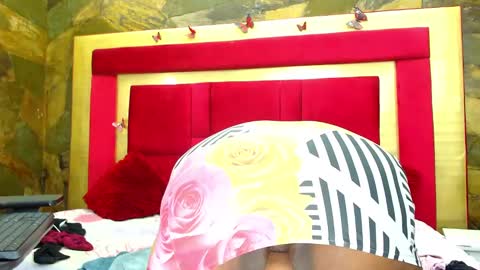 Snapshot of exoticbigmandx chatting on 02-23-25, 05:29 Mandy online show from 02-23-25, 05:29