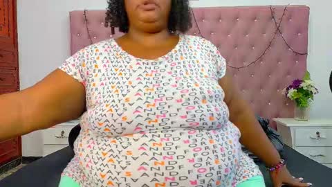 Snapshot of exoticbigmandx chatting on 10-04-25, 10:30 Mandy online show from 10-04-25, 10:30