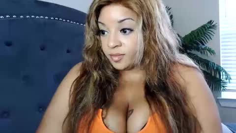 Snapshot of exoticempress18 chatting on 05-28-26, 11:46 Paris online show from 05-28-26, 11:46