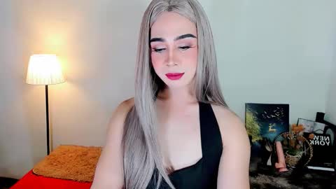 Snapshot of expensive_elise chatting on 02-24-26, 05:33 expensive_elise online show from 02-24-26, 05:33