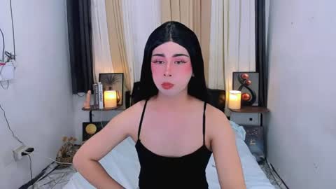 Snapshot of expensive_elise chatting on 06-23-26, 11:19 expensive_elise online show from 06-23-26, 11:19