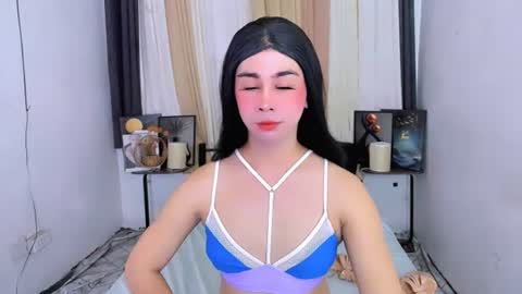 Snapshot of expensive_elise chatting on 06-28-26, 07:47 expensive_elise online show from 06-28-26, 07:47