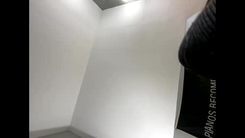 Explosivee andyy online show from 11-17-25, 08:09