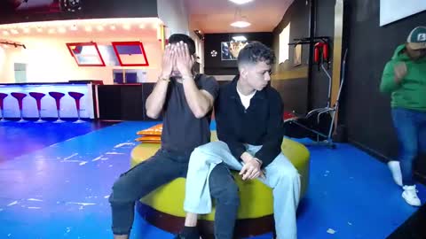 extrangers online show from 03-09-25, 12:09