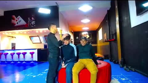 extrangers online show from 09-22-25, 11:34