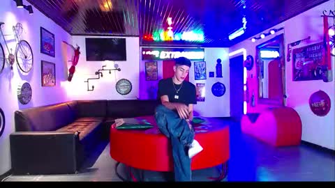 Snapshot of extrangers chatting on 02-20-26, 12:16 extrangers online show from 02-20-26, 12:16