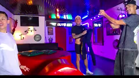 Snapshot of extrangers chatting on 02-22-26, 12:15 extrangers online show from 02-22-26, 12:15