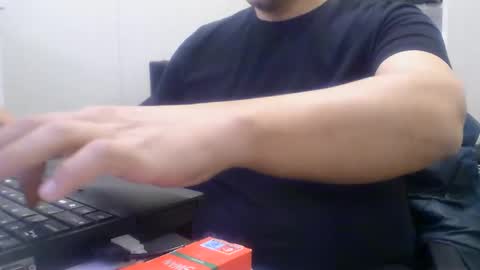 Snapshot of extrex2 chatting on 02-26-26, 06:34 derssing online show from 02-26-26, 06:34