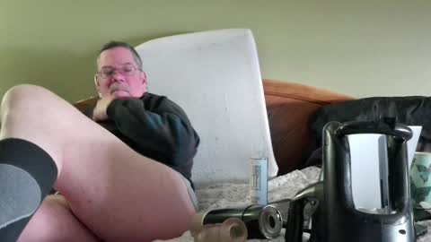 Eyeswideshut63 online show from 12-21-24, 07:16