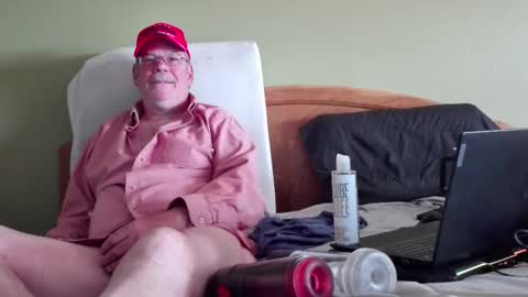 Eyeswideshut63 online show from 10-30-25, 05:35