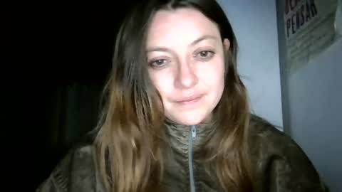 Snapshot of ezlngirl chatting on 07-08-26, 03:55 Aimee online show from 07-08-26, 03:55