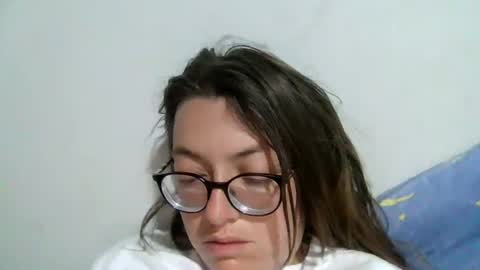 Snapshot of ezlngirl chatting on 07-13-26, 05:43 Aimee online show from 07-13-26, 05:43