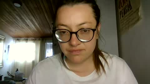 Snapshot of ezlngirl chatting on 07-15-26, 02:22 Aimee online show from 07-15-26, 02:22