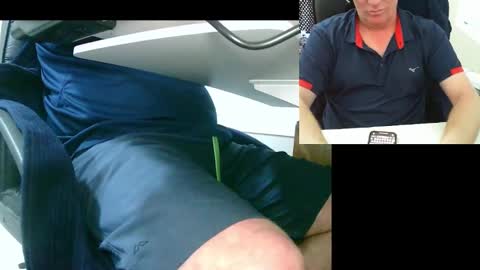 Snapshot of ezondi1 chatting on 01-22-25, 11:21 EZONDI online show from 01-22-25, 11:21