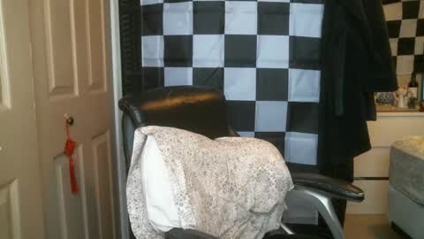 Ezra Naamah online show from 02-28-25, 05:48