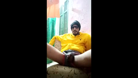 Snapshot of ezz_3zoo1 chatting on 04-15-26, 01:34 weza online show from 04-15-26, 01:34