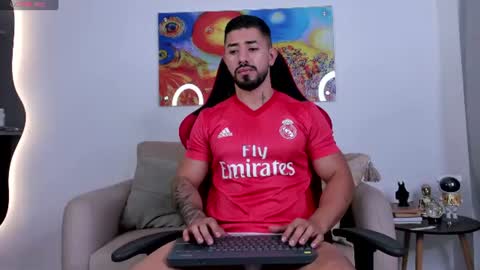 Snapshot of ezzio_scolaro chatting on 07-18-26, 01:10 Ezzio Scolaro online show from 07-18-26, 01:10