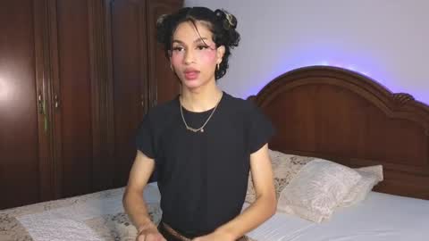 Snapshot of fabi_smith09 chatting on 02-21-25, 09:45 Fabi online show from 02-21-25, 09:45