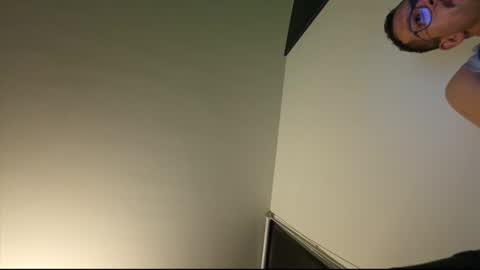 Snapshot of fabistrubis chatting on 12-17-25, 05:24 fabistrubis online show from 12-17-25, 05:24