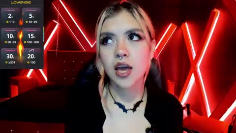 Snapshot of fabzy_fab chatting on 04-19-26, 11:53 fabzy online show from 04-19-26, 11:53