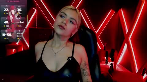 Snapshot of fabzy_fab chatting on 06-08-26, 12:27 fabzy online show from 06-08-26, 12:27