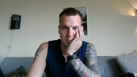 Snapshot of fack69ogsazzy69 chatting on 09-11-25, 01:33 Dennis online show from 09-11-25, 01:33