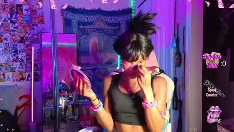 Fae and Cheta online show from 05-18-26, 10:54