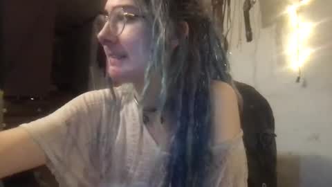 Snapshot of faexoxoxo chatting on 02-01-25, 04:35 Fae online show from 02-01-25, 04:35