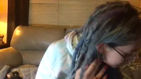 Snapshot of faexoxoxo chatting on 02-20-25, 11:42 Fae online show from 02-20-25, 11:42