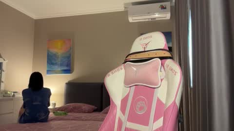 Bloom  online show from 09-24-25, 01:36