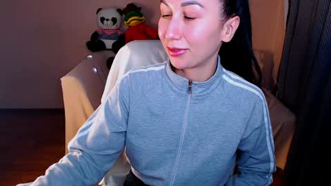 Elli  online show from 01-20-25, 03:07