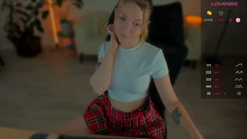 Snapshot of fairy_lele chatting on 06-22-26, 03:25 fairy_lele online show from 06-22-26, 03:25