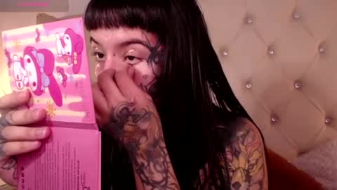 Snapshot of fairyflexxx chatting on 12-11-24, 01:06 Fairy online show from 12-11-24, 01:06