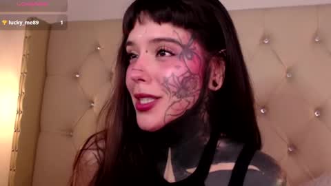 Snapshot of fairyflexxx chatting on 12-13-24, 01:44 Fairy online show from 12-13-24, 01:44