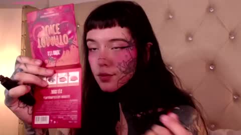 Snapshot of fairyflexxx chatting on 12-24-24, 01:17 Fairy online show from 12-24-24, 01:17