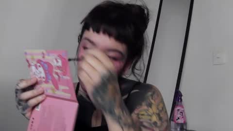 Snapshot of fairyflexxx chatting on 01-04-25, 10:49 Fairy online show from 01-04-25, 10:49