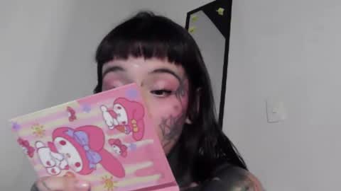 Snapshot of fairyflexxx chatting on 01-11-25, 11:46 Fairy online show from 01-11-25, 11:46