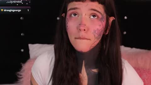 Snapshot of fairyflexxx chatting on 01-28-25, 10:12 Fairy online show from 01-28-25, 10:12