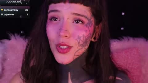 Snapshot of fairyflexxx chatting on 02-05-25, 09:29 Fairy online show from 02-05-25, 09:29