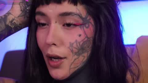 Snapshot of fairyflexxx chatting on 10-08-25, 10:40 Fairy online show from 10-08-25, 10:40